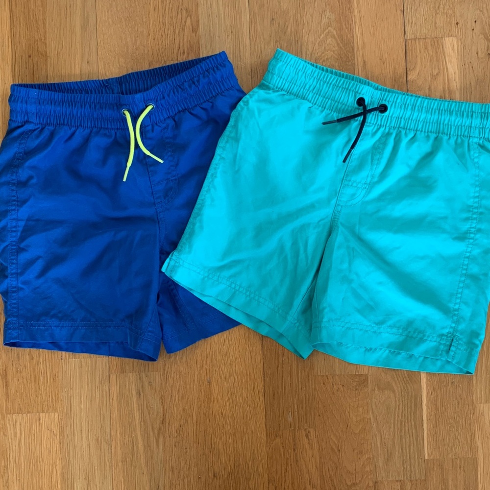 Old Navy swim trunks. Size M 8.